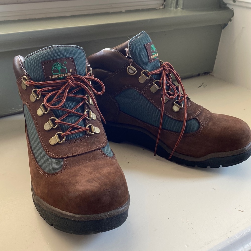 Beef and Broccoli Timberland’s Boys Size 7 - gently used